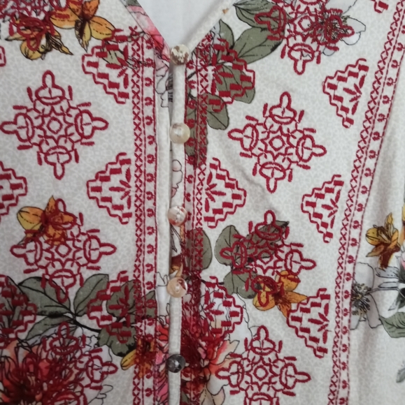 3/4 sleeve Embroidered Peasant Top - Picture 4 of 5